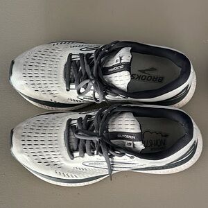 Brooks women’s Glycerin 19 Athletic Shoes - White and Black